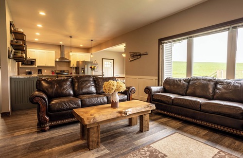 Wisconsin Dells Casa | Epic 6BR w/Movie Theater + Goats + Dock Access