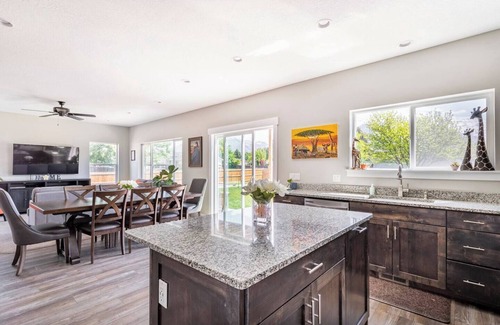American Fork Casa | Epic Backyard w/ Pickleball, Playground, Hammocks, & Mountain Views