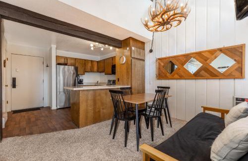 Mammoth Lakes Apartamento | Epic Condo walk to Canyon Lodge
