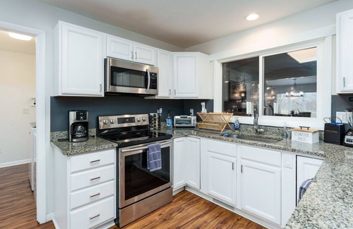 Bridgman Casa | Epic Indoor Pool w/slide & hot tub close to beach