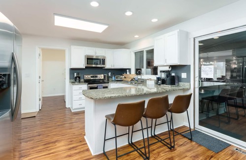 Bridgman Casa | Epic Indoor Pool w/slide & hot tub close to beach