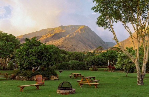 Kahului Casa | Epic Maui Camping - SUV + camping gear - Adventure on a budget