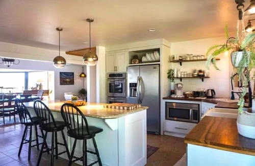 Paso Robles Casa | Epic Views above Paso Robles vineyards- 2 bedrooms, 2 baths.
