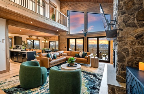Bethel Casa | Epic Views, GameRm+Theatre, HTub, Sauna, 9mi Sunday River