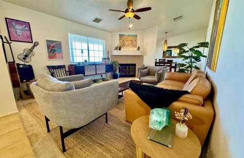 Joshua Tree Casa | Epic Views, Huge House, Acres of J-Trees to explore, Hot Tub, Pool, AC, and Mini-Golf