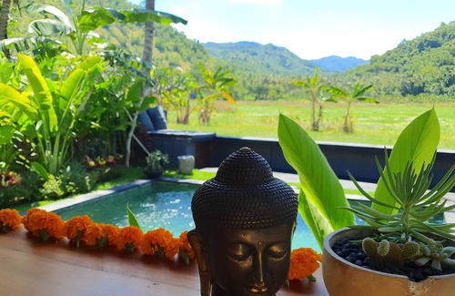 Tumbu Village Casa | Epic Wood House with Sauna, Pool & Mountain View!