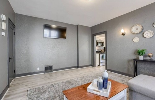 Council Bluffs Casa | Equally Tremendous Two Story Townhouse!