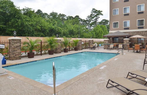 Tomball Condominio | Equipped Suite Near Houston | Shared Outdoor Pool