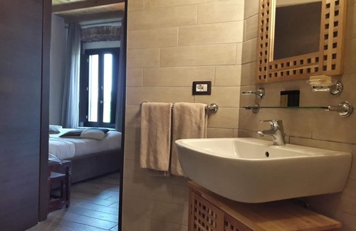 Cazzago Brabbia Hotel | Equirelais
