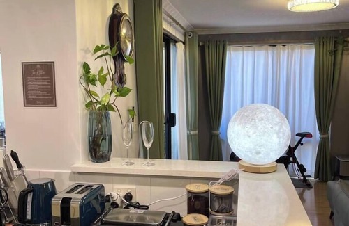 Victoria Park Casa | Equitice Spring Serene King Bedroom