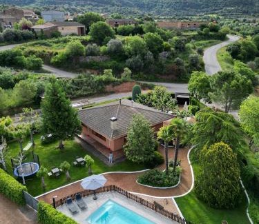 Artesa de Segre Casa | Era de Cal Baro - Casa rural con gran piscina y jardin