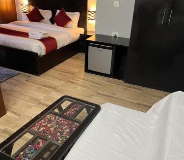 Vrindavan Hotel | Eraya Suites and Resorts - Near Prem Mandir Vrindavan