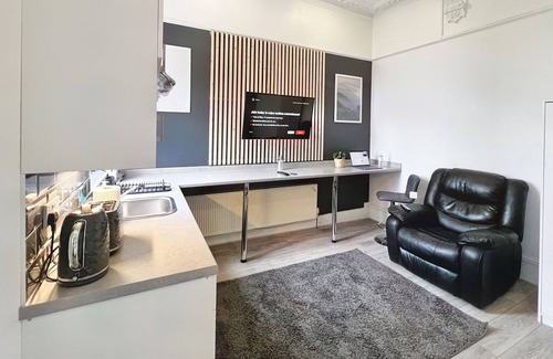 Waddon Apartamento | Erin Court Mansion -Suite 13