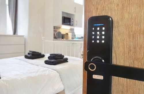 Waddon Apartamento | Erin Court Mansion -Suite 13