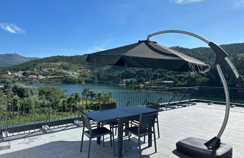 Guilhofrei Villa | Ermal Terrace