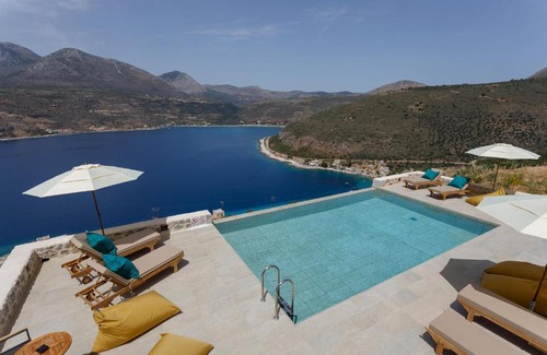 Limeni Casa | ERMIS-APEA Villas