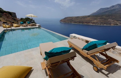 Limeni Casa | ERMIS-APEA Villas