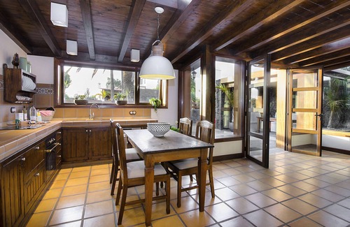 Masdache Casa | Ermita Perdomo, Estilo Moderno con Carácter Rustico