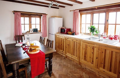 Cylch-Y-Garn Apartamento | Erw Rhys - sleeps 6 guests in 3 bedrooms