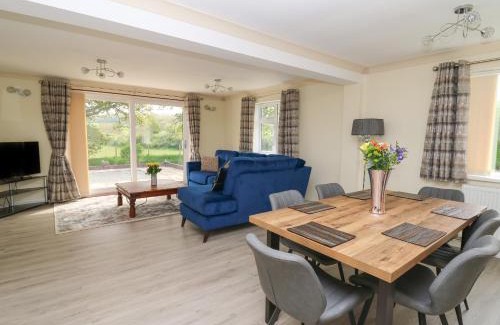 Rhydyfelin Casa | Erwlon