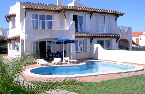 Cala'n Bosch Villa | Top location Menorca - hermosa villa junto al mar