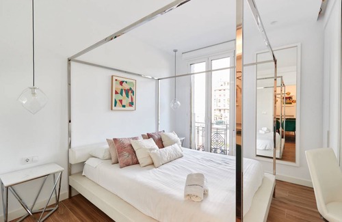 Segundo Ensanche Apartamento | 96 m² Apartamento ∙ 3 habitaciones ∙ 7 personas