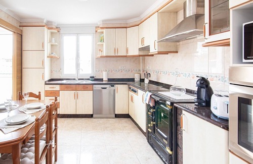 Ardana Casa | AG Casa Belenda con jardín 11pax, Santiago a 40km