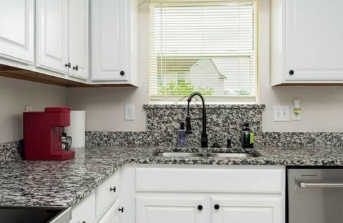 Galloway Casa | Escape 3BR w/ Hot Tub and BBQ