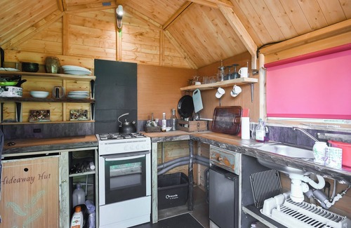 Bridgnorth Cabaña | Escape and unplug in this off-grid eco Shepherd’s Hut.