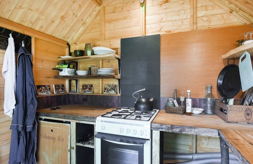Bridgnorth Cabaña | Escape and unplug in this off-grid eco Shepherd’s Hut.