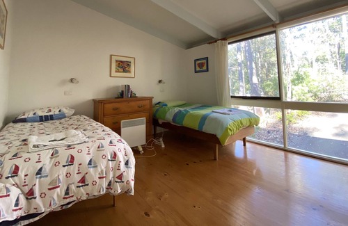 South Durras Casa | Escápese y descanse en nuestra casa de playa que admite mascotas, cerca del surf, el lago y el bosque