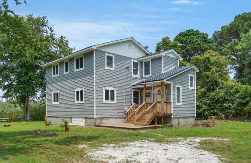 Deep Hole Casa | Escape at Deep Hole Hideaway - Pet friendly duplex!