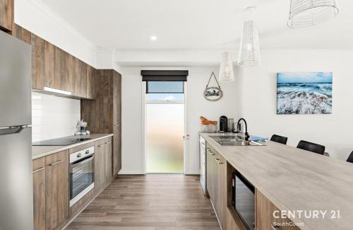 Aldinga Beach Casa | Escape By The Ocean - Aldinga Beach - C21 SouthCoast Holidays