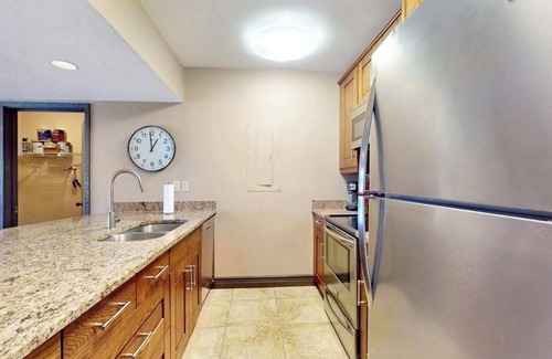 Grenelefe Condominio | Escape City Life and Enjoy this Charming 2-Bedroom Condo Near Central Florida!