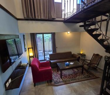 Kallar Kahar Hotel | Escape Hotel