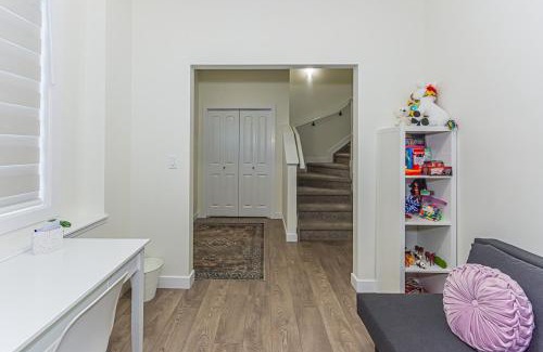 Northwest Edmonton Casa | Escape in Style, River Cree, Netflix, Near WEM