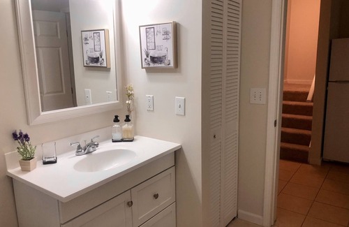 Dawsonville Apartamento | Escape in this charming lower-level guest-suite offering comfort & adventure.
