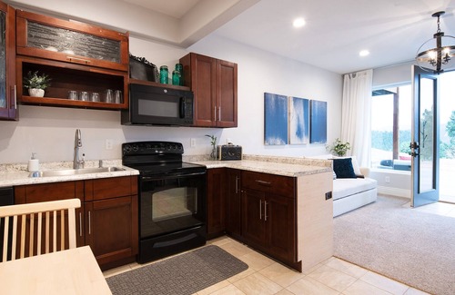 Woodland Park Apartamento | Escape the city and come to this mountain apartment where adventure awaits.
