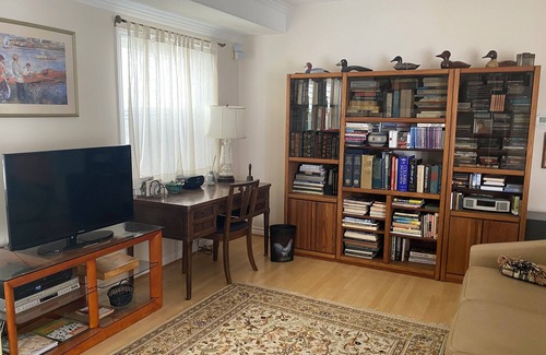 Old Towne Casa | Escape the City - Enjoy Seal Beach! Charming 3 level sleeps 8. Pool table!
