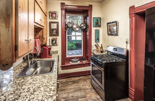 Glencoe Casa | Pintoresco Sheriff Brady Home Originalmente construido en 1868. Perfecto para familias.