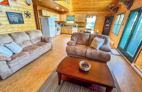 Piney Creek Cabina | Escape the Heat - Cool Off in the High Country @ Logged Out