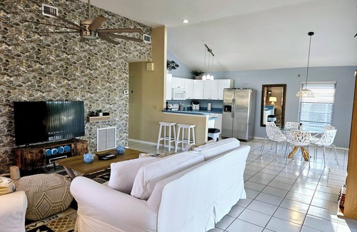 Doctor's Arm Casa | Escape the Ordinary and Experience Island Paradise