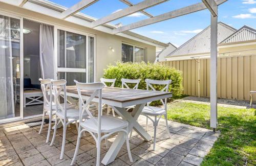 Broadwater Villa | Escape to 28 at Cape View