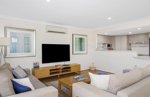 Broadwater Villa | Escape to 64 at Cape View Resort - holiday accommodation for couples and families