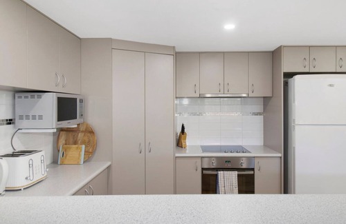 Broadwater Villa | Escape to 64 at Cape View Resort - holiday accommodation for couples and families