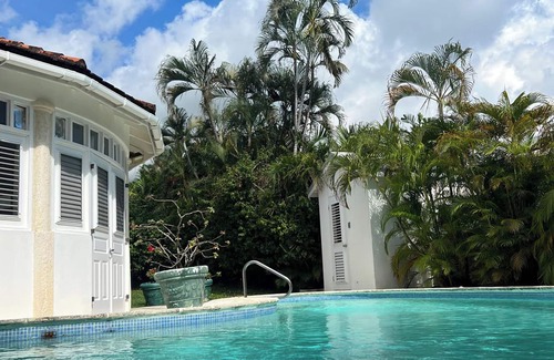 Paynes Bay Villa | Escape to a Delightful Spacious Family Villa Near Holetown