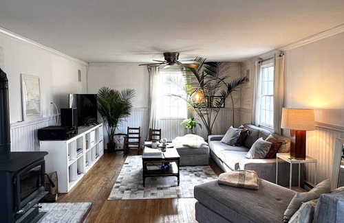 Canton Casa | Escape to a modern rustic retreat in the heart of nature!
