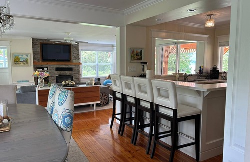 Eagle Bay Cabina | Escape to a Private Oasis, Perfect for Unforgettable Family Adventures