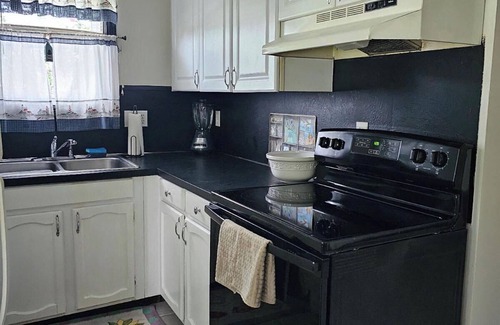 Eastward Look Casa | Escape to beautiful Narragansett this summer and enjoy a relaxing beach getaway!