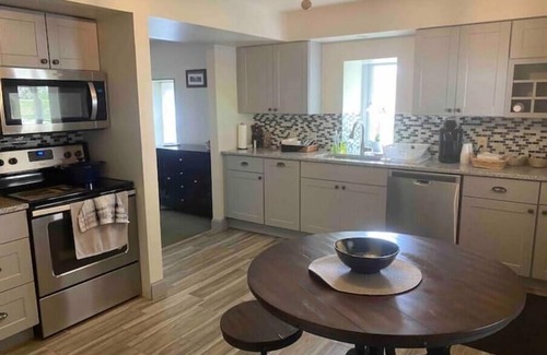 Zionhill Casa | Escape to Center Valley's 3-bedroom vacation home, 13 min to Dorney Park